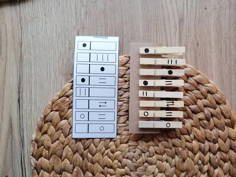 Klamerki czarno-białe