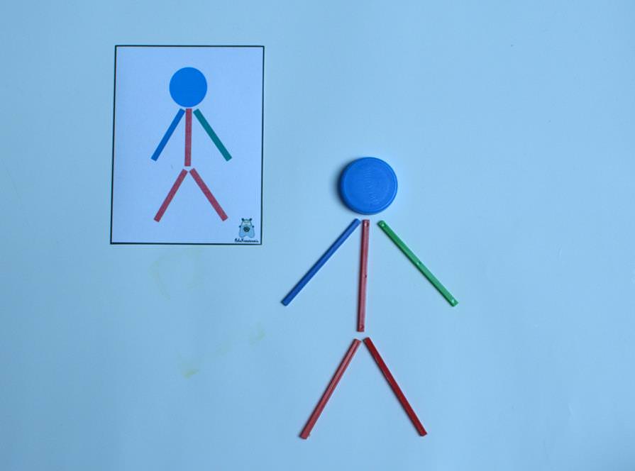 Układamy patyczki i nakrętki